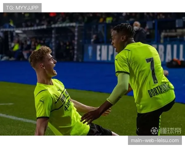 多特蒙德青训营引入虚拟现实技术，专项训练年轻球员定位球防守选位